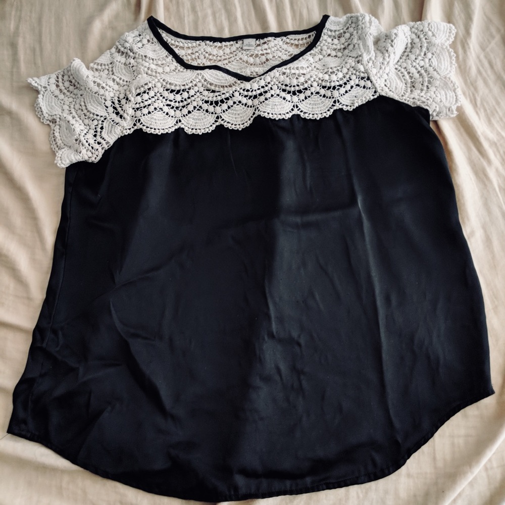 Black tee